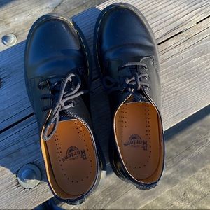 DR. MARTENS 1461 Smooth Leather Oxford Shoes (Size 6)